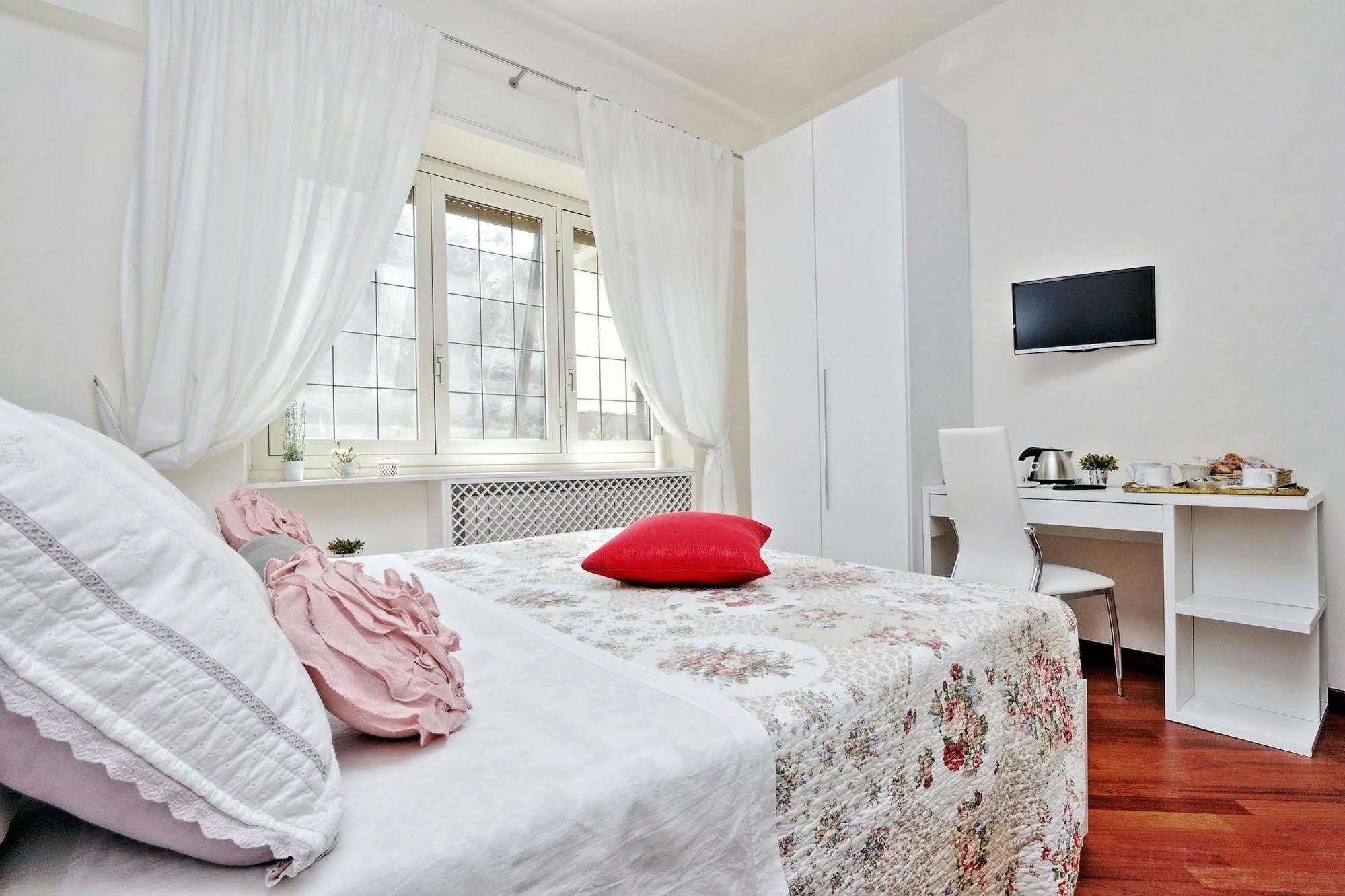 San Pietro Stazione Guesthouse Róma Kültér fotó