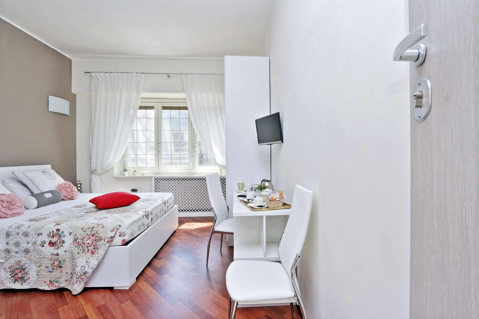 San Pietro Stazione Guesthouse Róma Kültér fotó